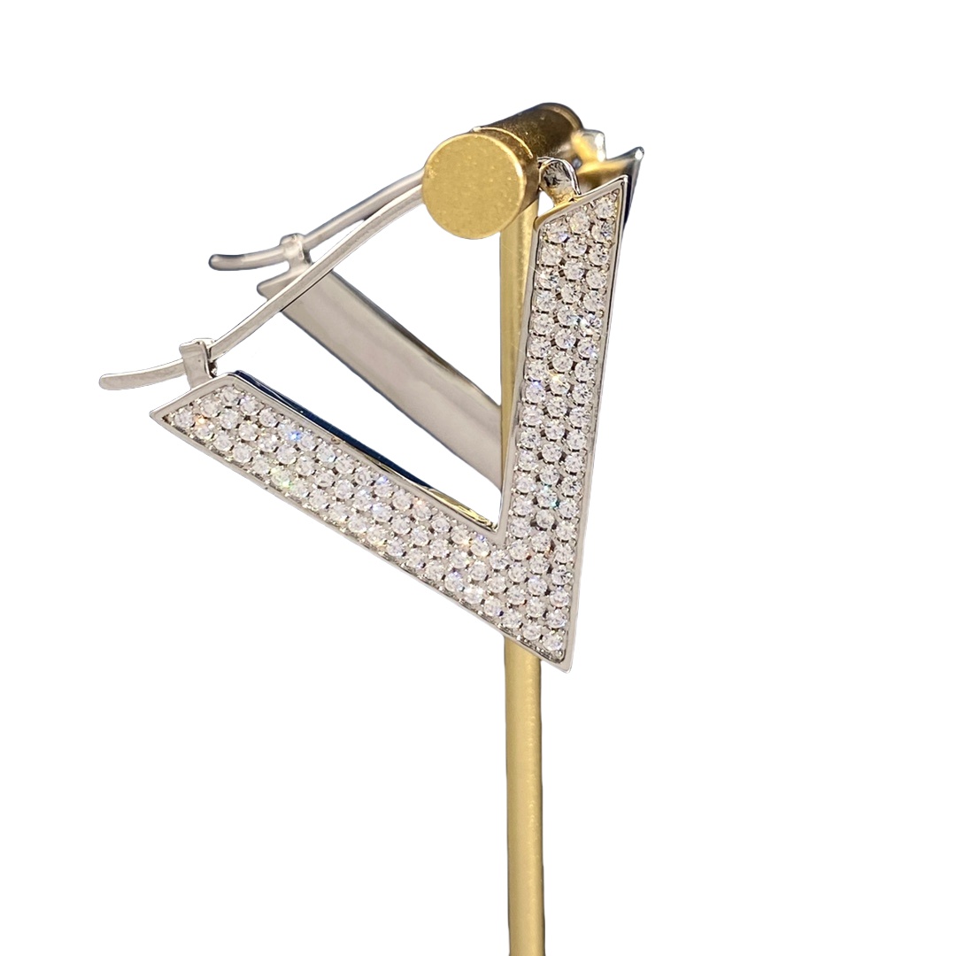 VTE029 V logo earrings in metal and crystal - ccjewelryacc