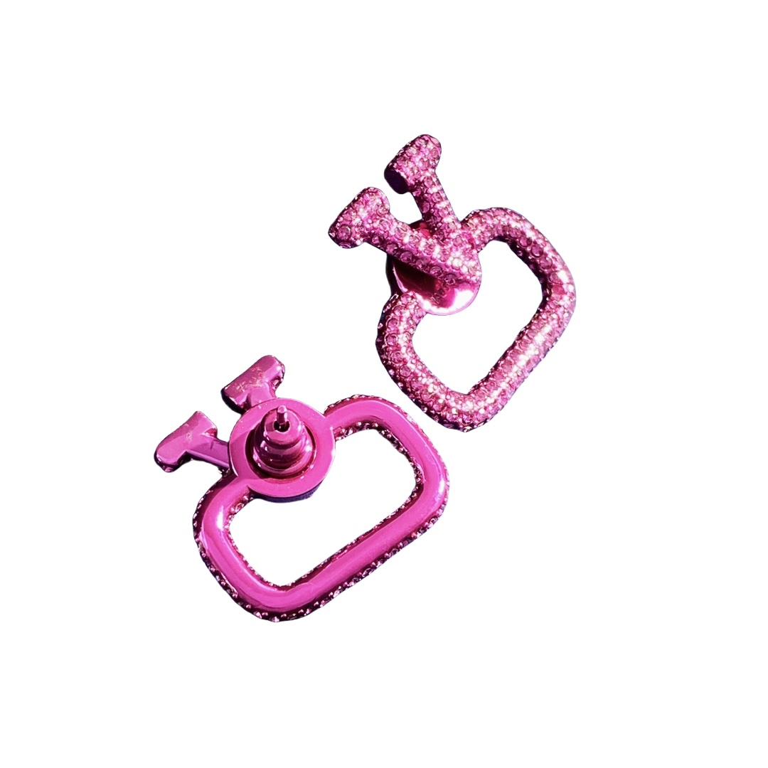 VTE021 v logo earrings - ccjewelryacc