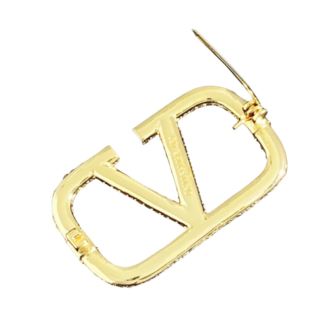 VTB001 Vlogo Signature Metal Brooch With Crystals - ccjewelryacc
