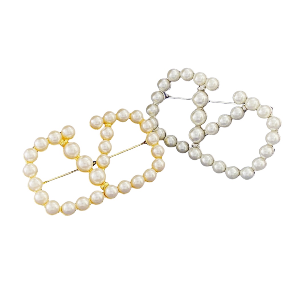 VTB003 Vlogo Signature Metal Brooch With Pearls for Woman - ccfashionjewelry