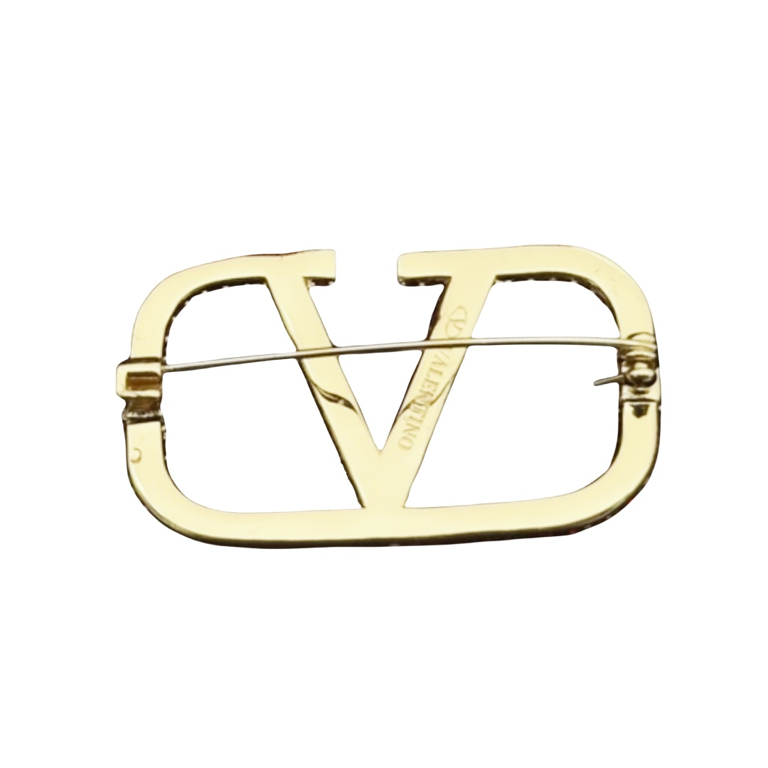 VTB001 Vlogo Signature Metal Brooch With Crystals - ccjewelryacc