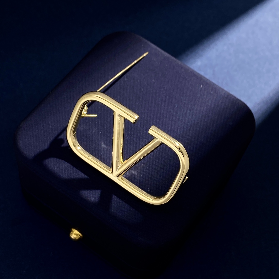 VTB005 VALENTINO GARAVANI Brooch VLOGO SIGNATURE - ccjewelryacc