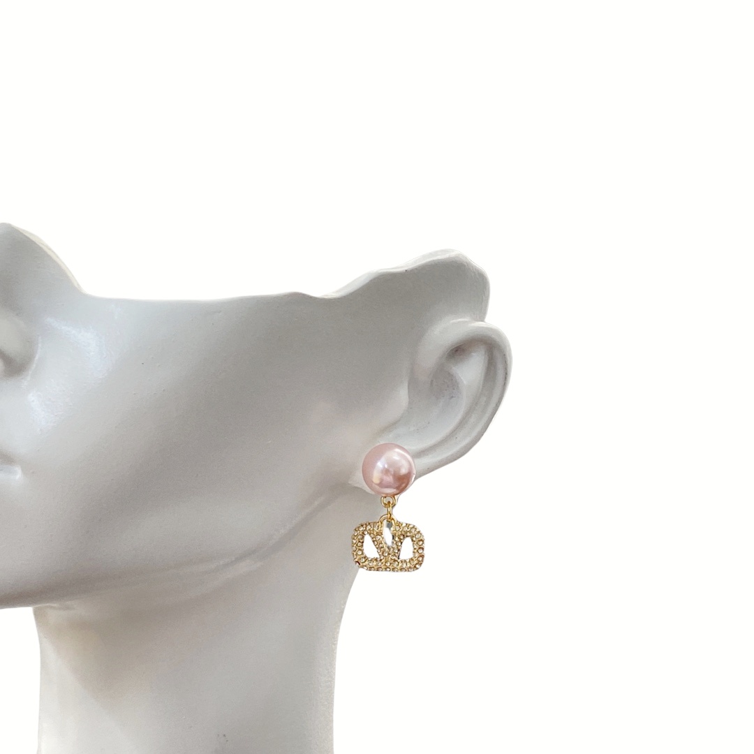 VTE059 Valentino v logo earrings in metal with pink pearl and crystal - ccjewelryacc
