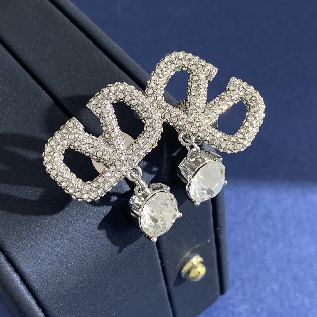 VTE060 vlogo signature metal and crystal earrings - ccjewelryacc