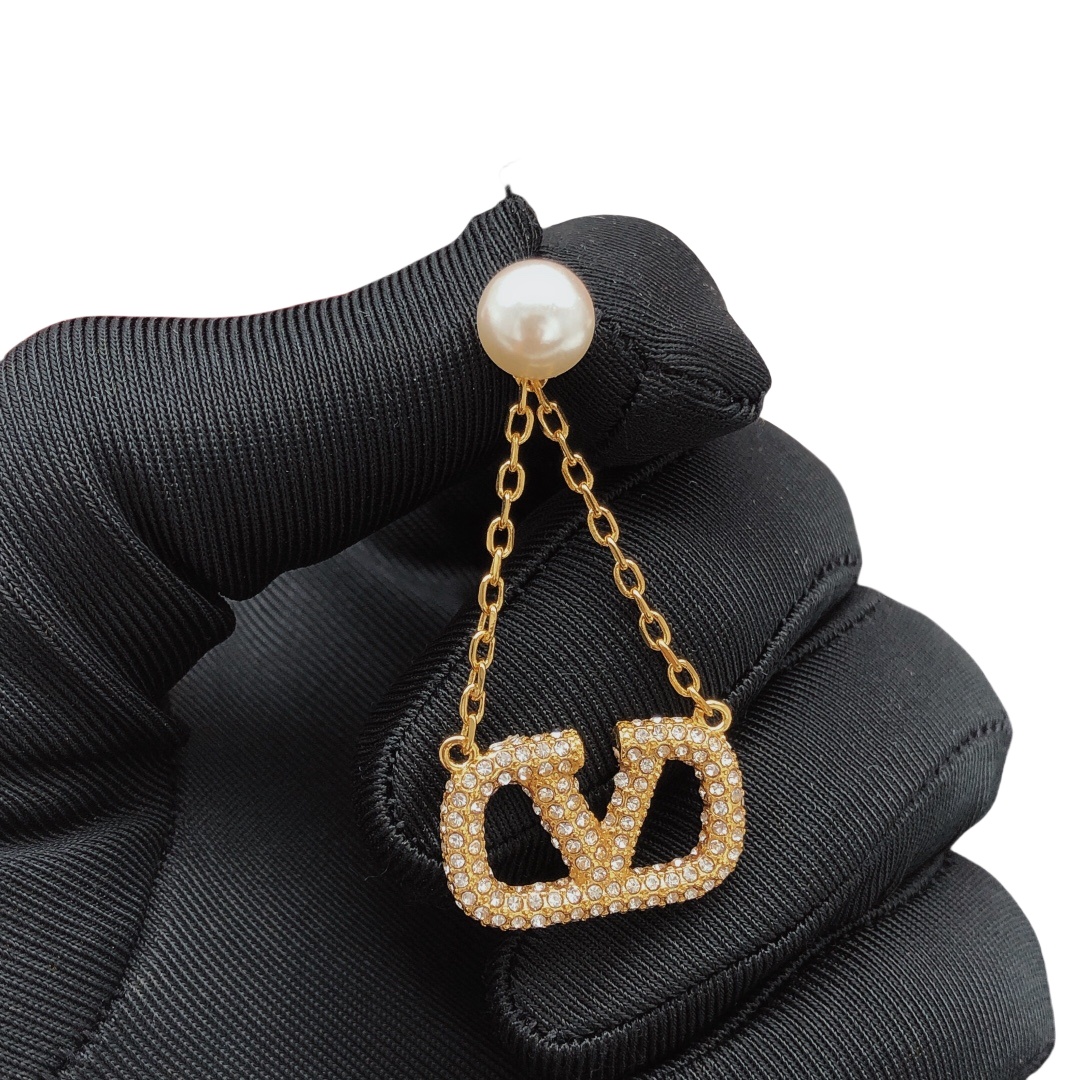 VTE075 Valentino v earrings - ccjewelryacc