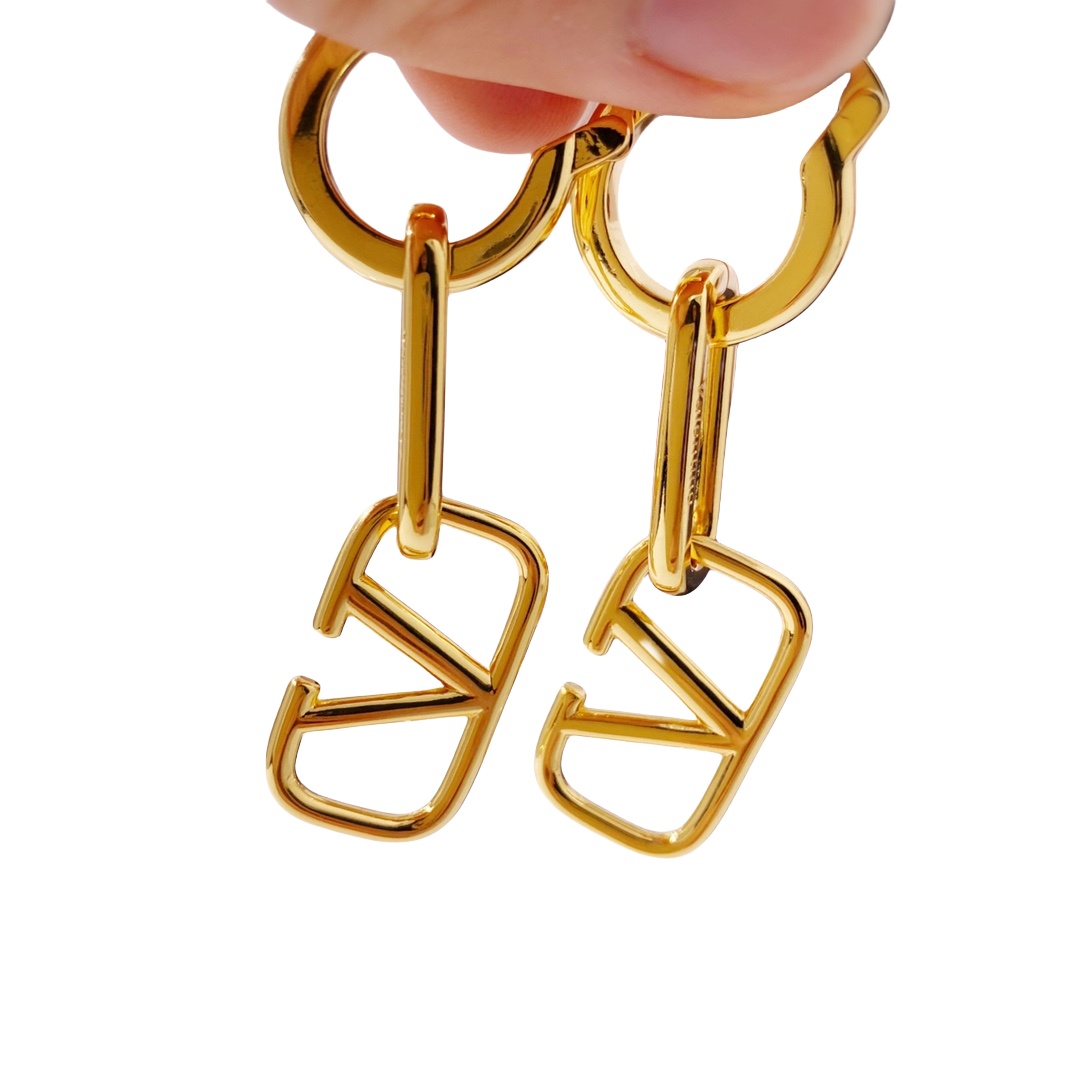 VTE079 V Logo hoop Earrings - ccjewelryacc