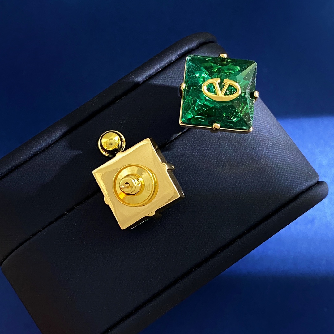 VTE085 Valentino V logo diamond earrings - ccjewelryacc