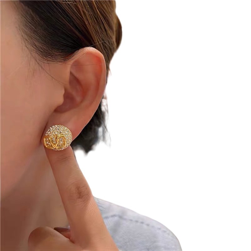 VTE086 Full crystal diamond V Logo stud Earrings - ccjewelryacc