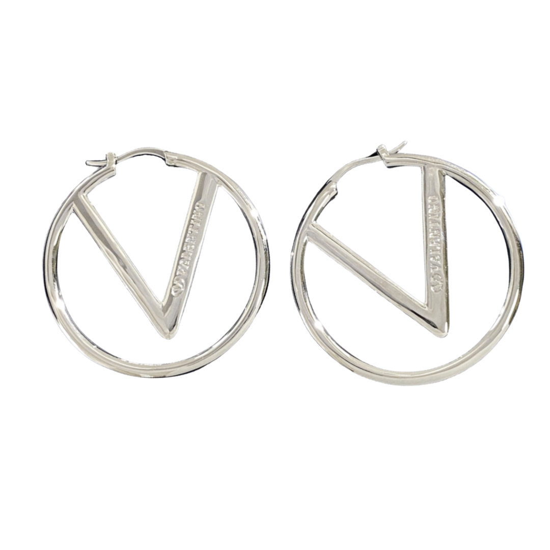 VTE102 V Logo hoop Earrings silver - ccjewelryacc