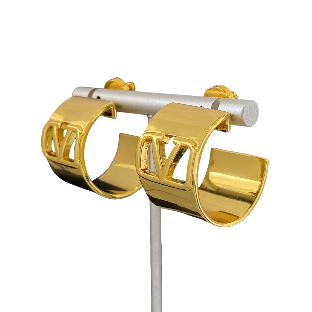 VTE091 V Logo hoop Earrings - ccjewelryacc