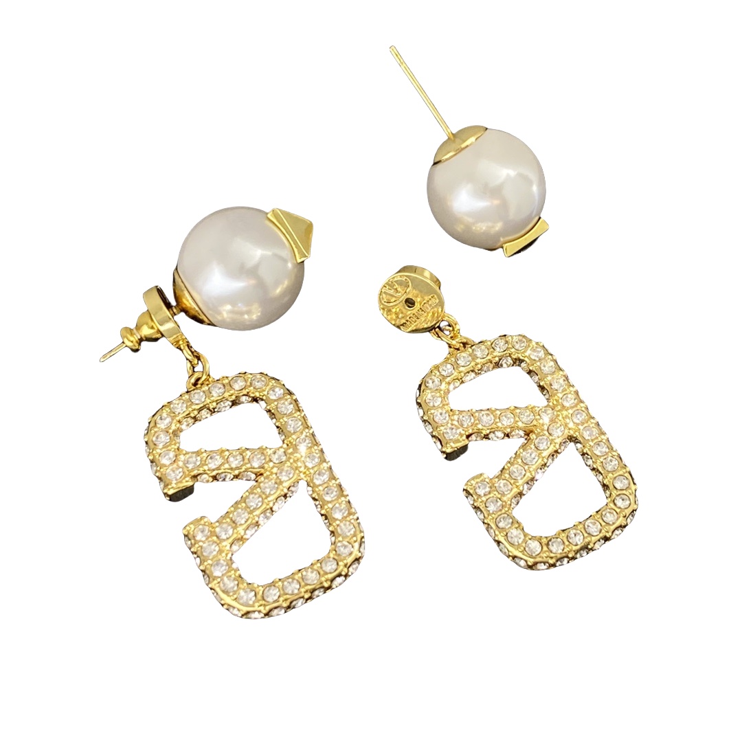 VTE098 V Logo Earrings - ccjewelryacc