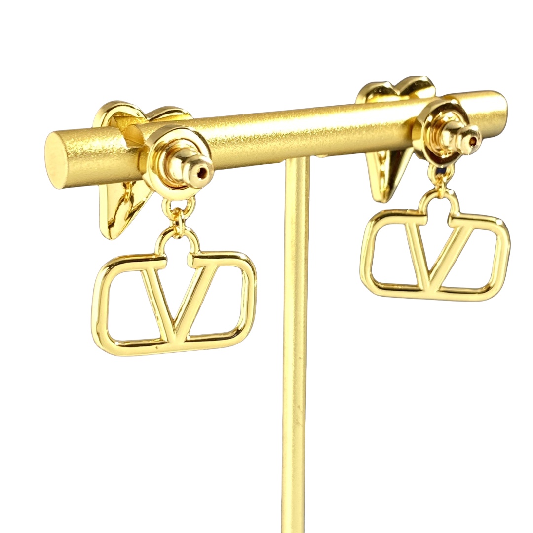 VTE105 V Logo red heart Earrings - ccjewelryacc