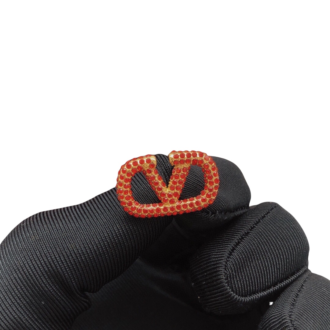 VTE118 Red crystal vlogo signature earrings in metal - ccjewelryacc