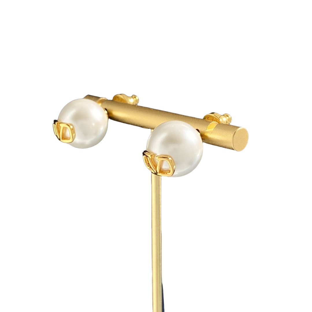 VTE112 VLogo garavani pearl stud earrings - ccjewelryacc