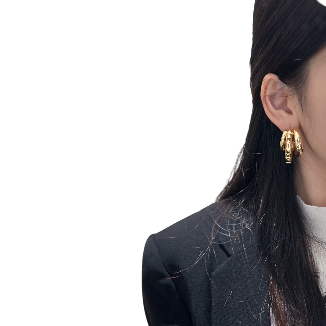 VTE123 V Rockstud earrings - ccjewelryacc