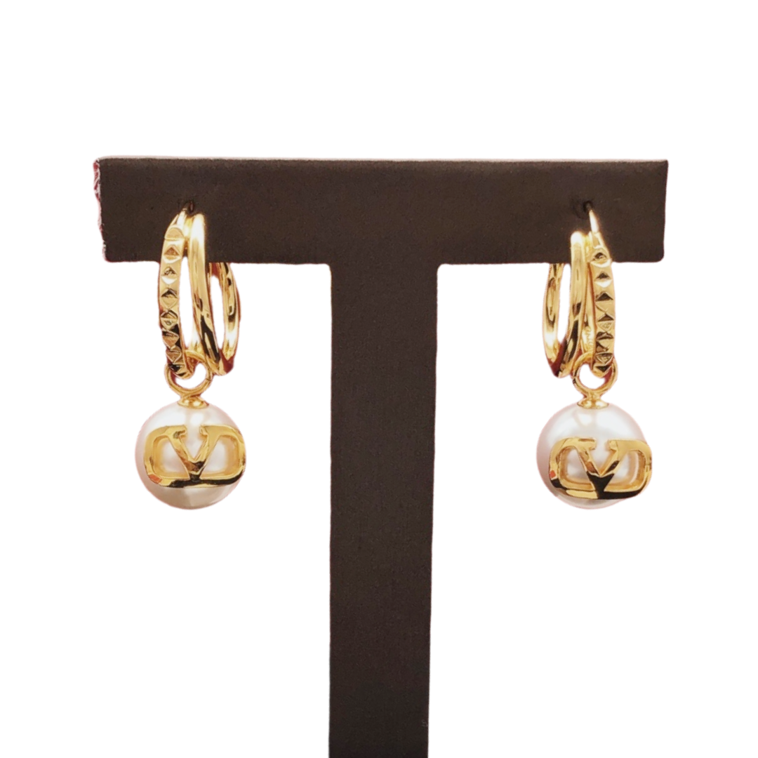 VTE111 V Logo pearl drop Earrings - ccjewelryacc