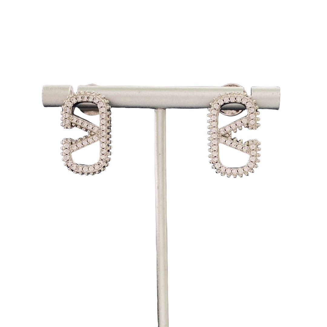 VTE114 Full crystal V Logo stud Earrings - ccjewelryacc