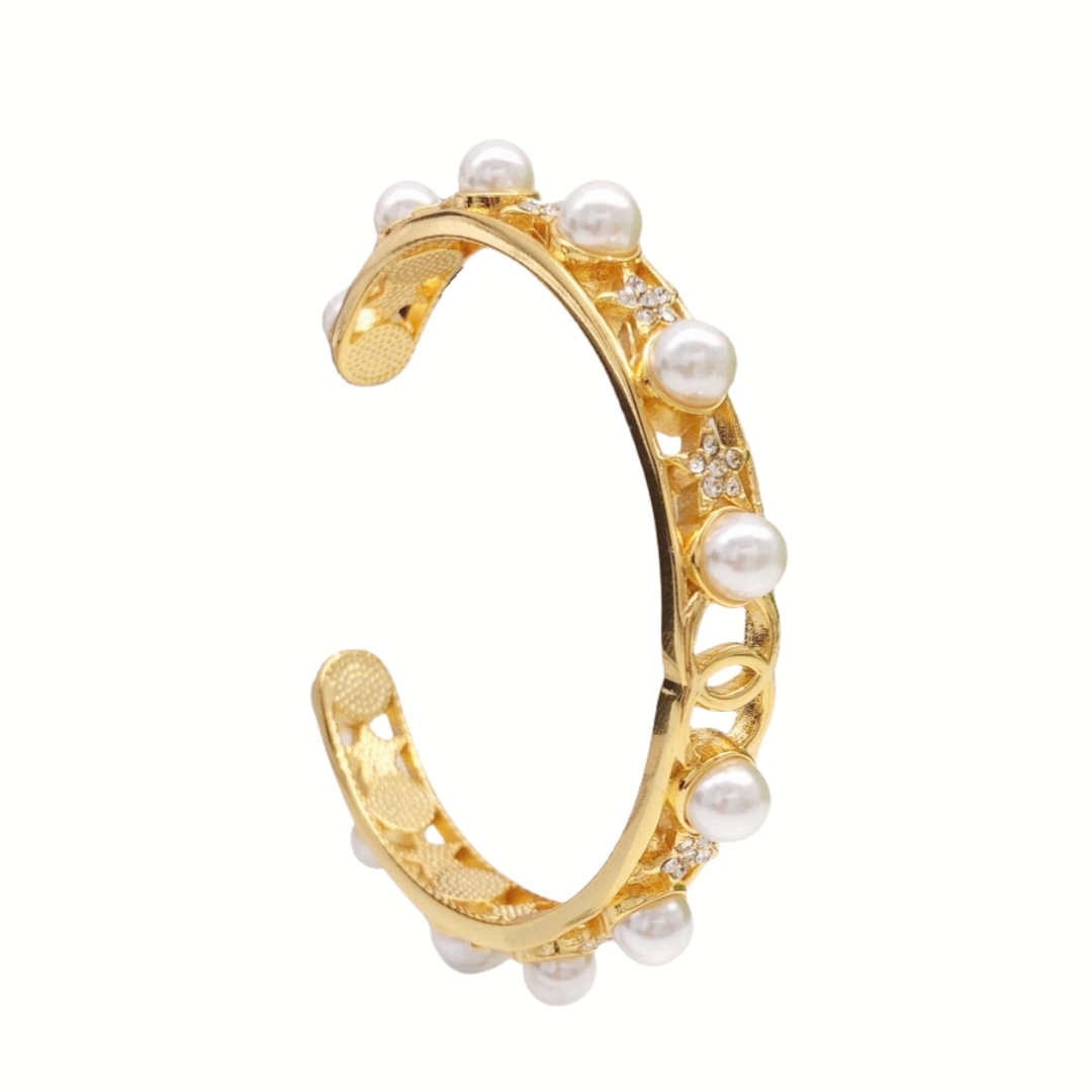 CCS047 Crystal star pearls CC logo bangle Bracelet - ccfashionjewelry