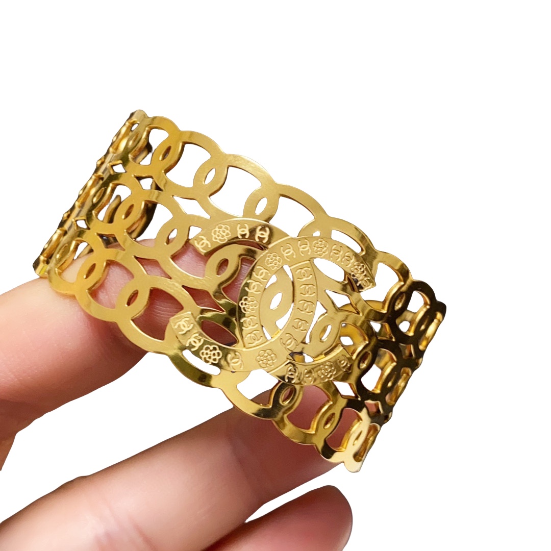 CCS175 Metal cc logo bangle bracelet - ccjewelryacc