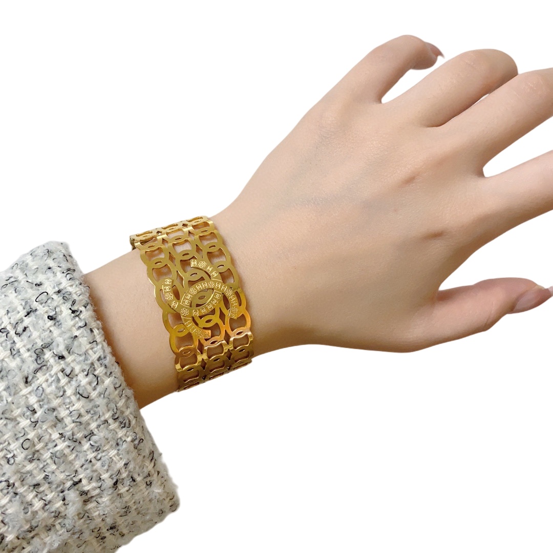 CCS175 Metal cc logo bangle bracelet - ccjewelryacc