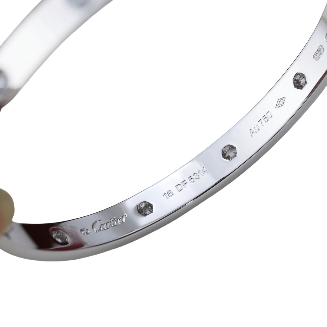 CTSV001 18k Gold LOVE bracelet, classic model,10 diamonds 6.1MM - ccjewelryacc