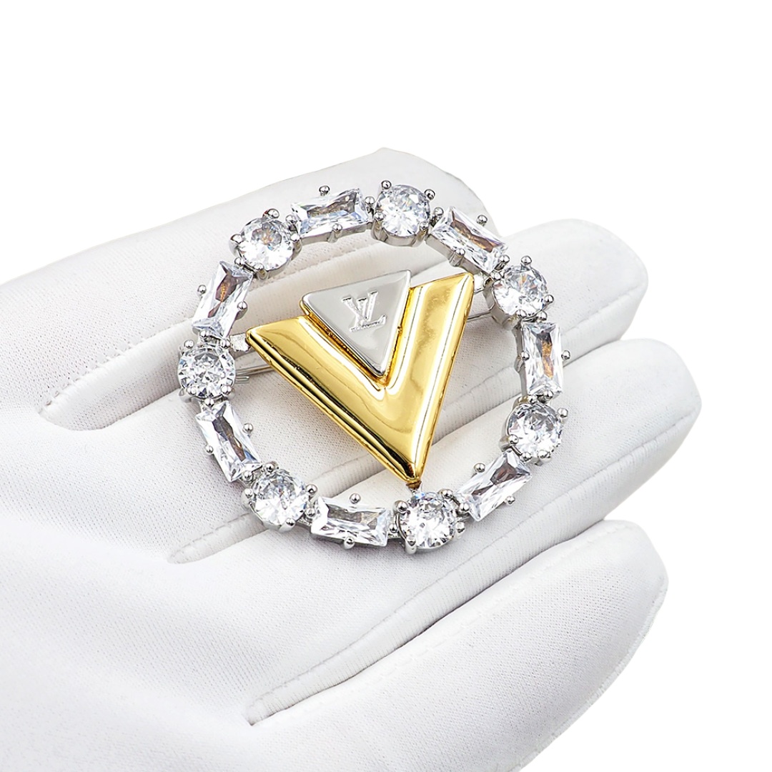 LVB018 V For vuitton brooch in metal and crystal - ccjewelryacc
