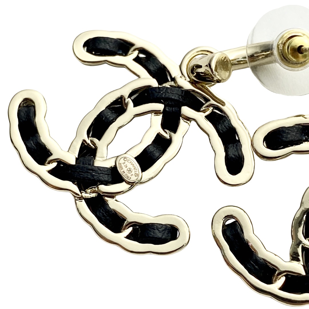 CCE003 Metal and leather classical Double c cc logo stud earring - ccjewelryacc