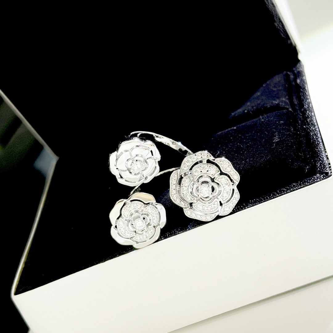 CCRS010 18k white gold/Gold and diamond Extrait de Camélia transformable ring  Camellia ring - ccjewelryacc