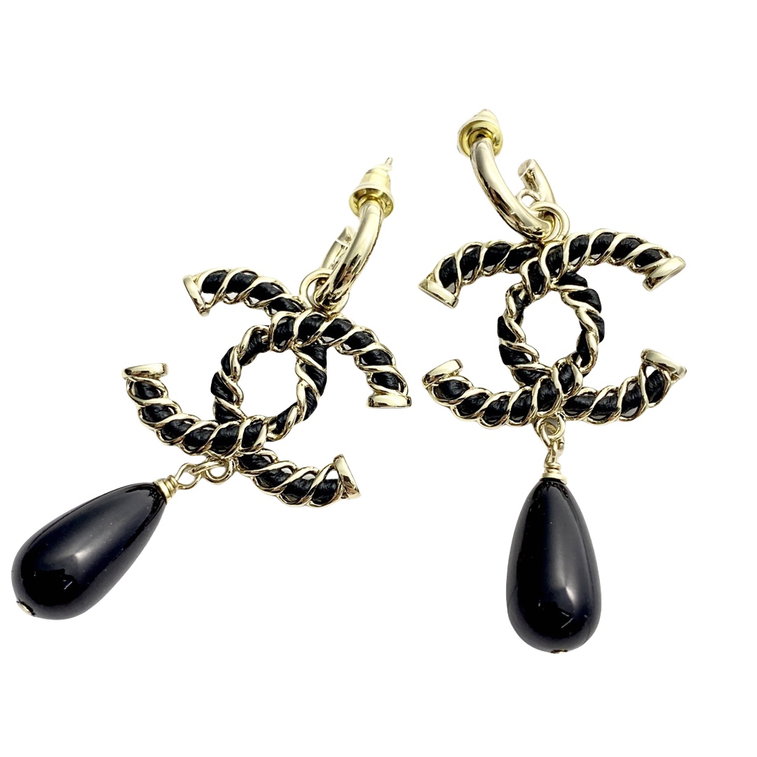 CCE033 Metal leather cc logo with black pearl drop earring - ccjewelryacc