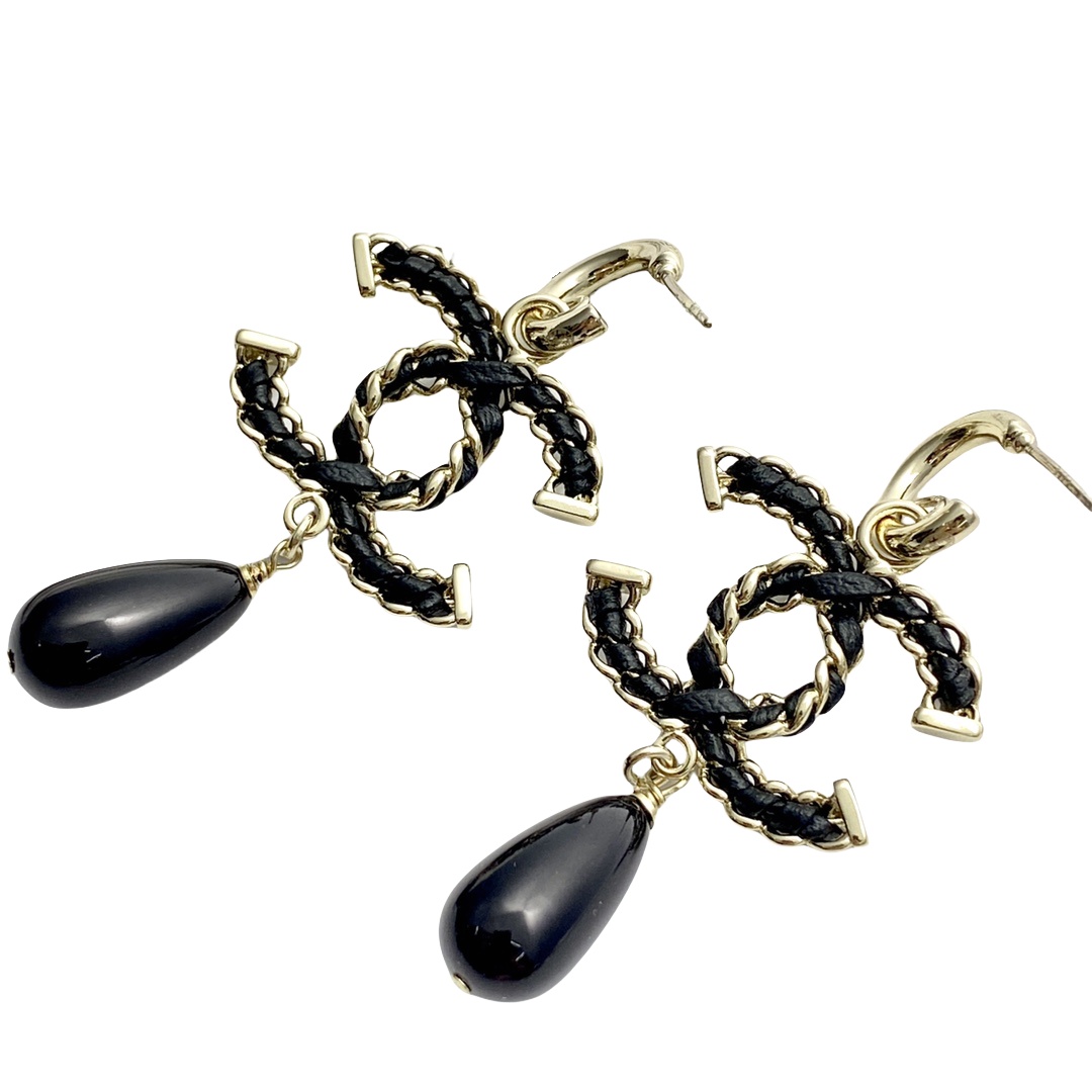 CCE033 Metal leather cc logo with black pearl drop earring - ccfashionjewelry
