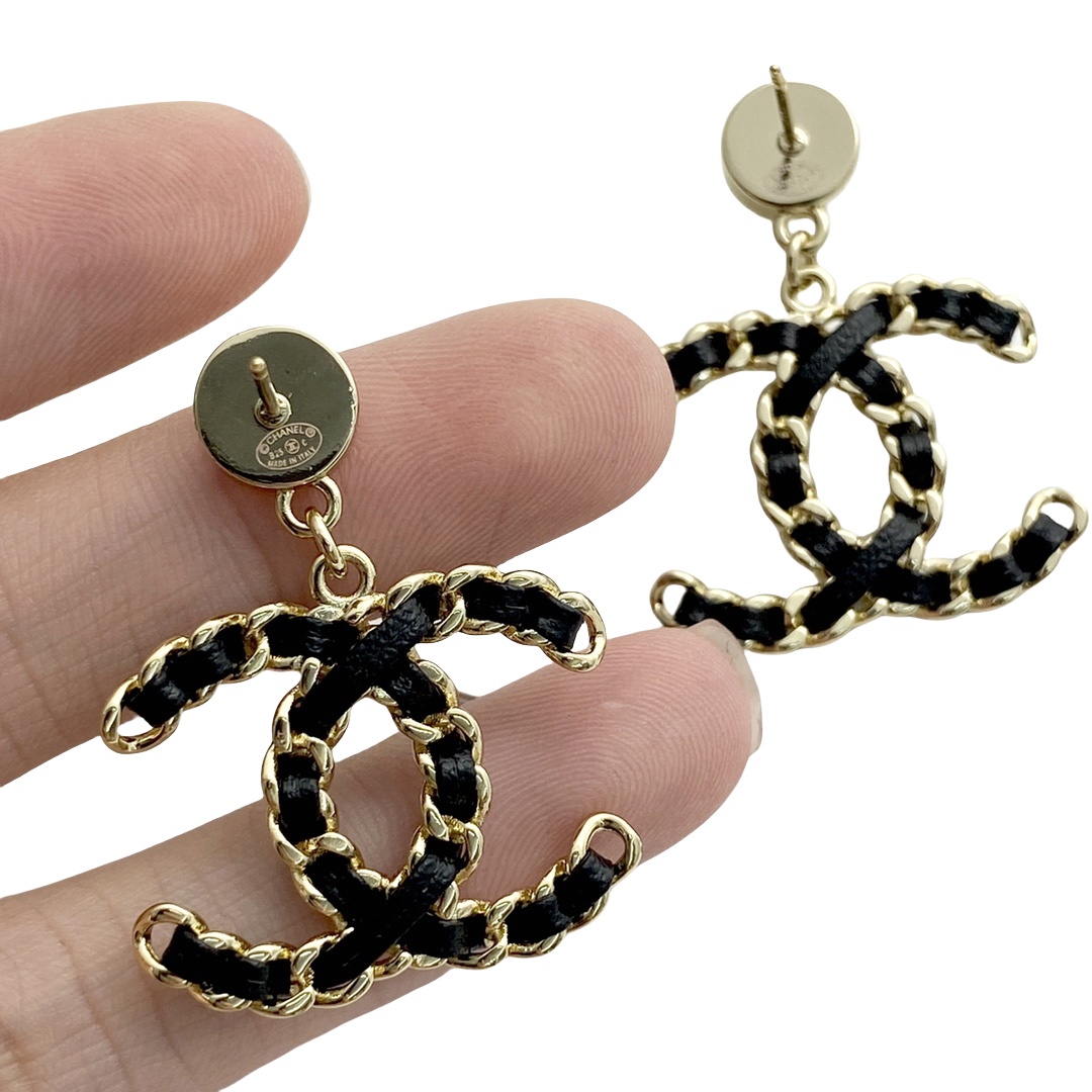 CCE003 Metal and leather classical Double c cc logo stud earring - ccjewelryacc