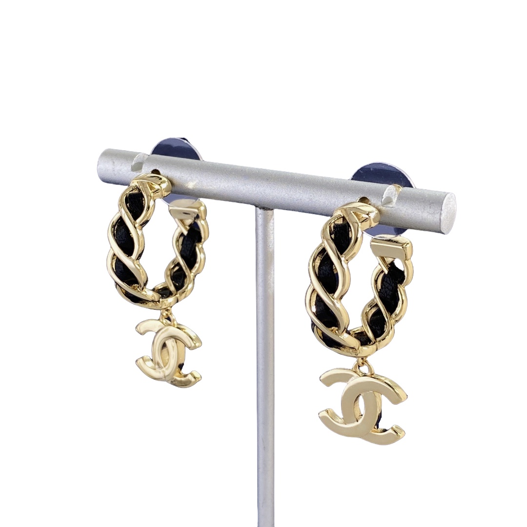 CCE003 Metal and leather classical Double c cc logo stud earring - ccjewelryacc