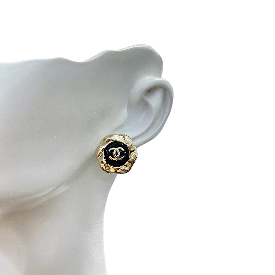 CCE726 Metal black leather camellia stud earrings - ccjewelryacc