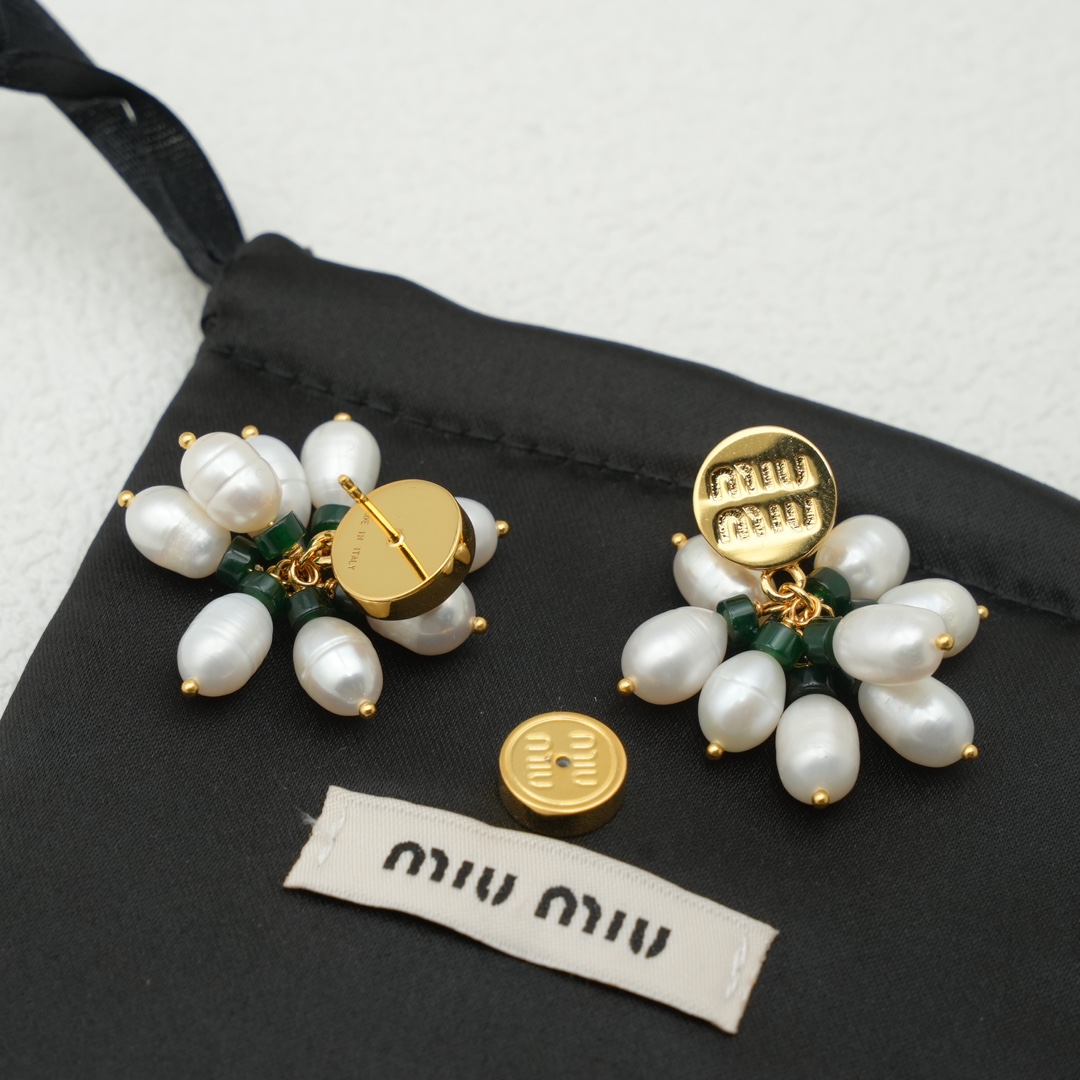 MME004 MIUMIU Pearl grape earrings With green crystal - ccjewelryacc