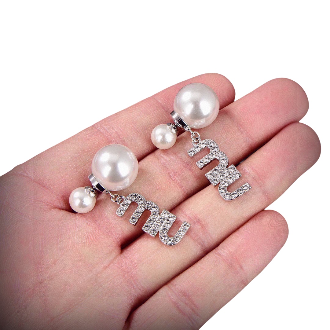 MME003 Crystal miumiu letter and pearl earrings - ccjewelryacc