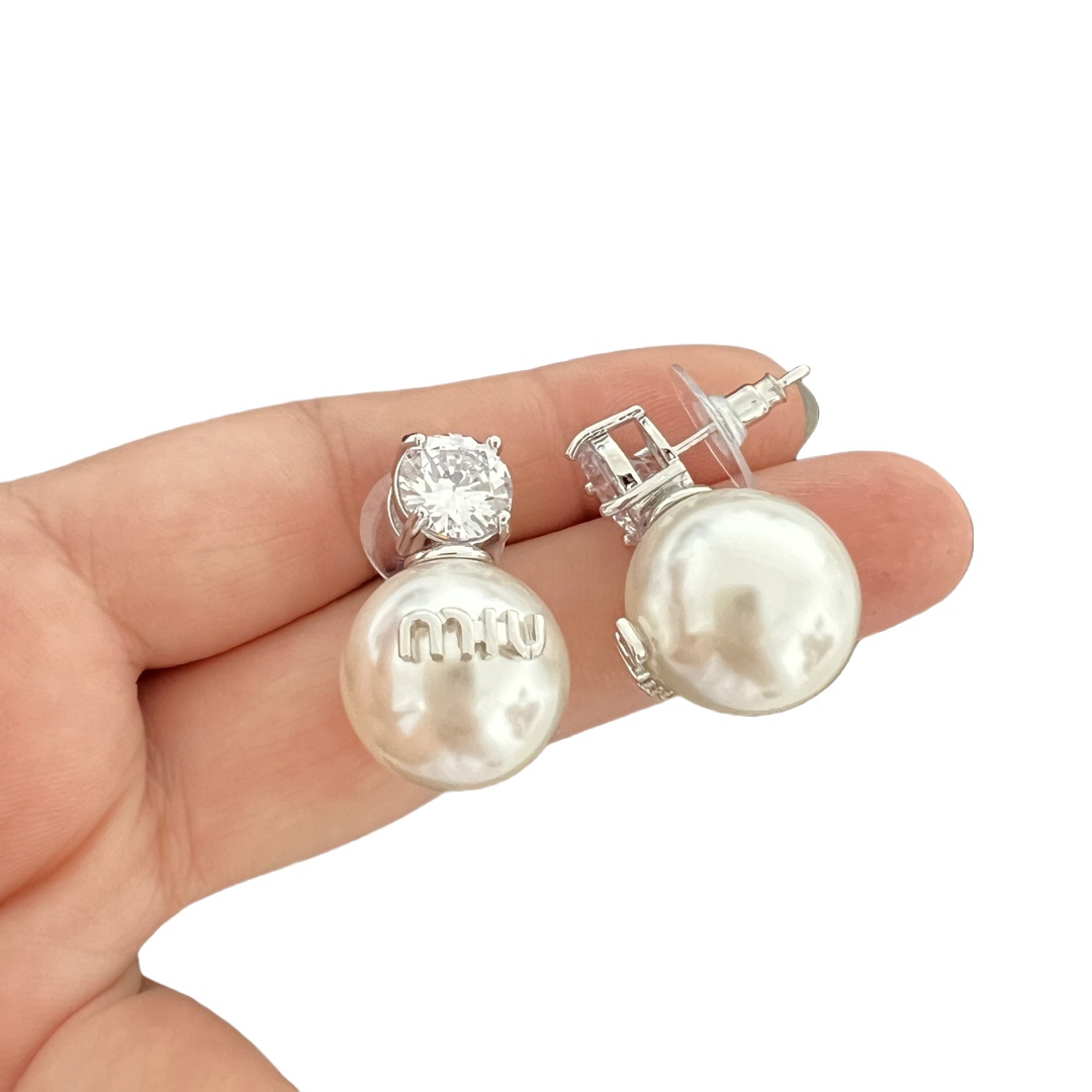 MME040 Miu miu crystal drop earrings - ccjewelryacc