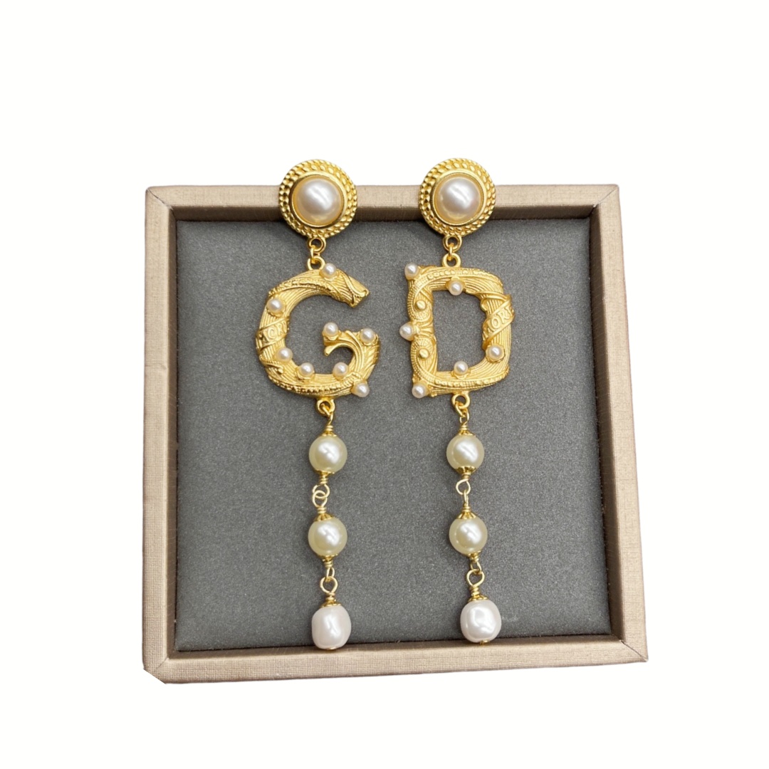 DGE009 Dolce and gabbana logo earrings - ccjewelryacc