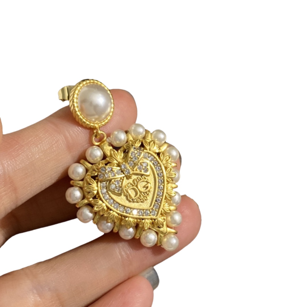 DGE021 Dolce and gabbana heart earrings - ccjewelryacc