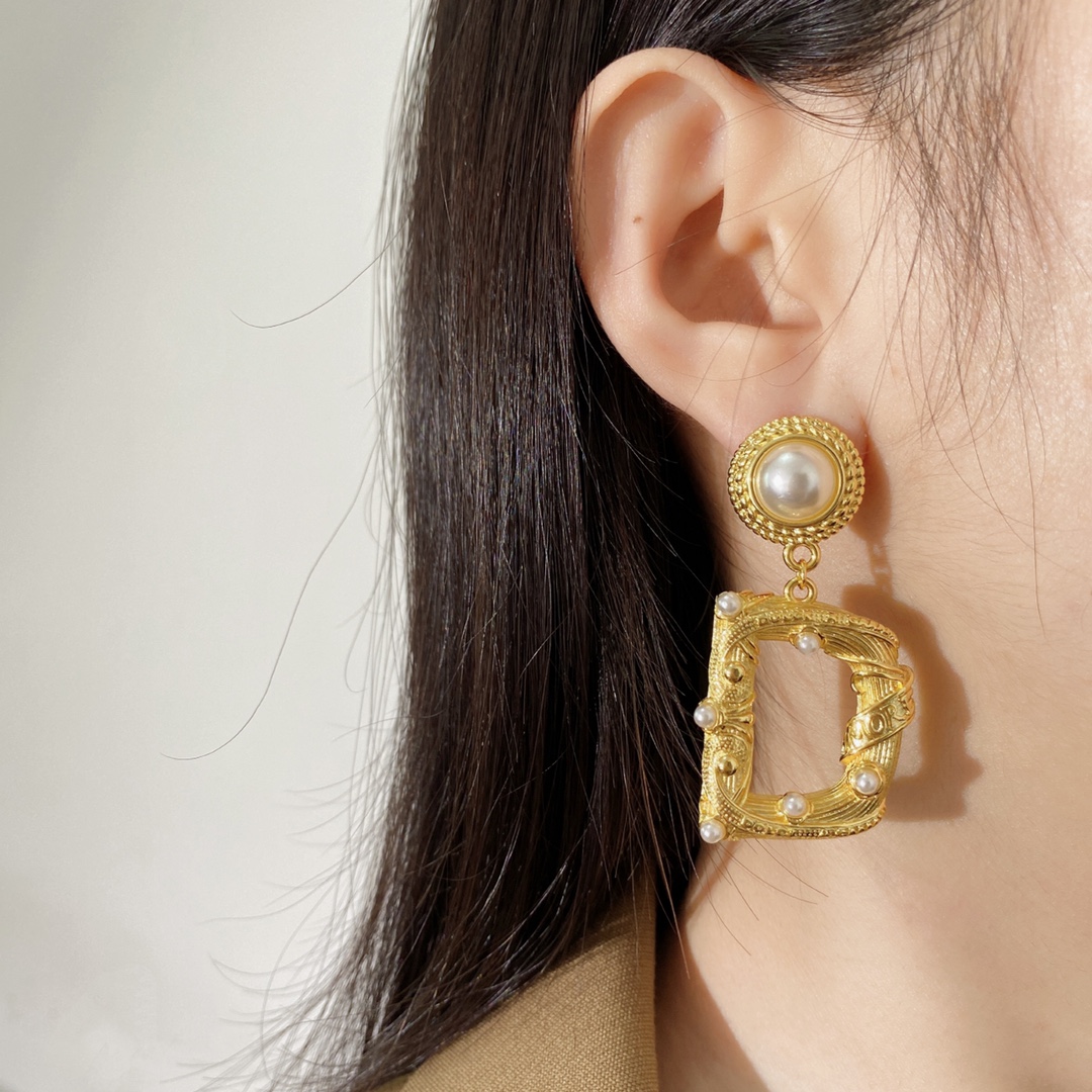 DGE024 Pearl-Post DG Earrings - ccjewelryacc