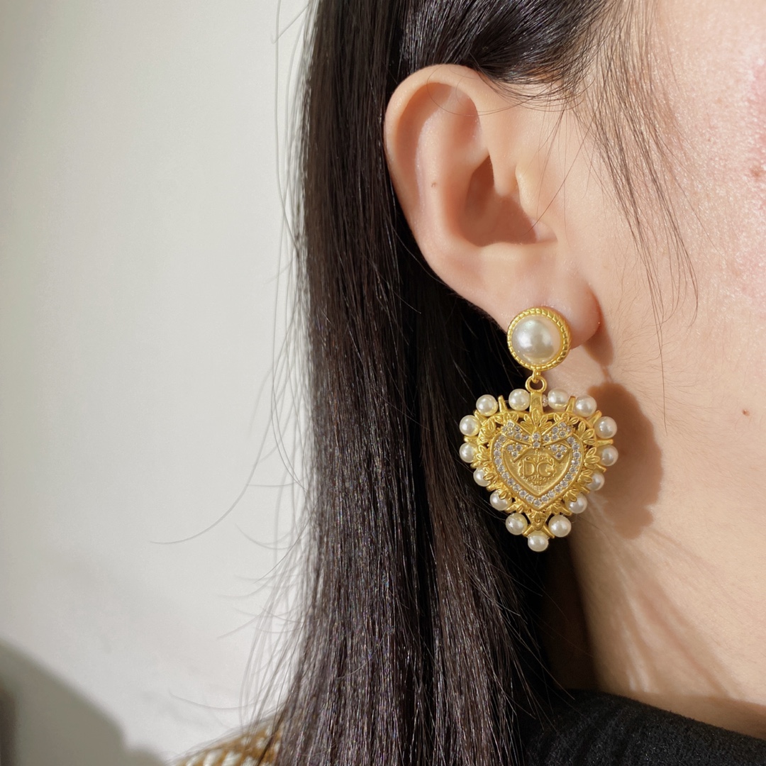 DGE021 Dolce and gabbana heart earrings - ccjewelryacc