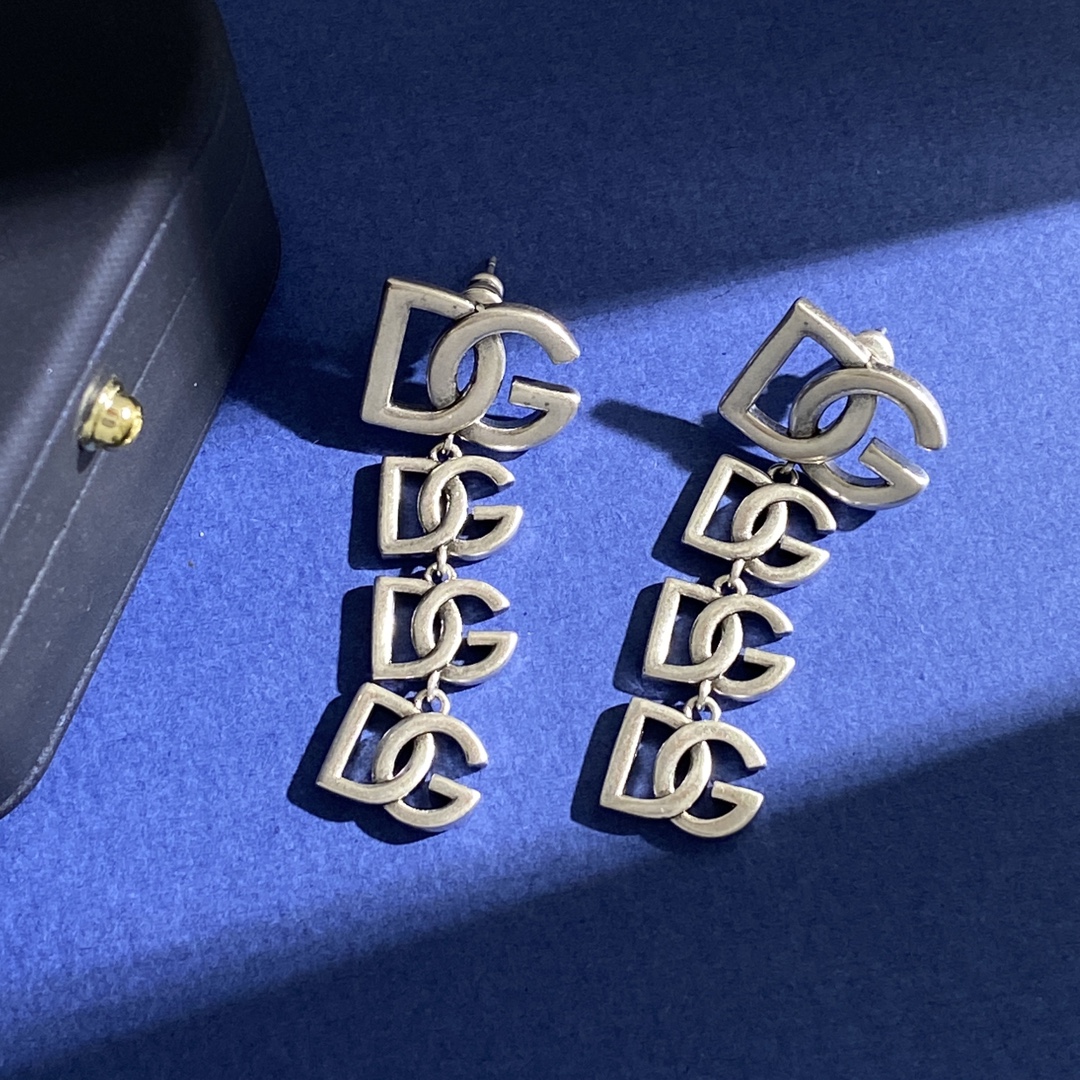DGE039 DG logo earrings - ccjewelryacc