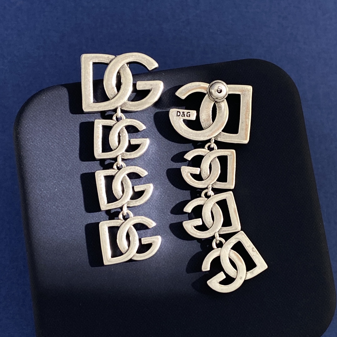 DGE039 DG logo earrings - ccjewelryacc