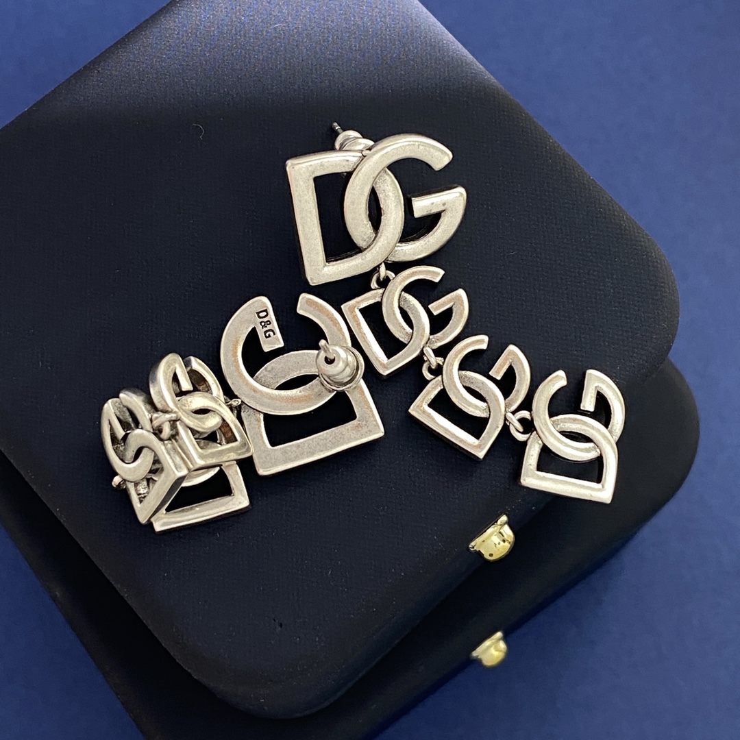 DGE039 DG logo earrings - ccjewelryacc