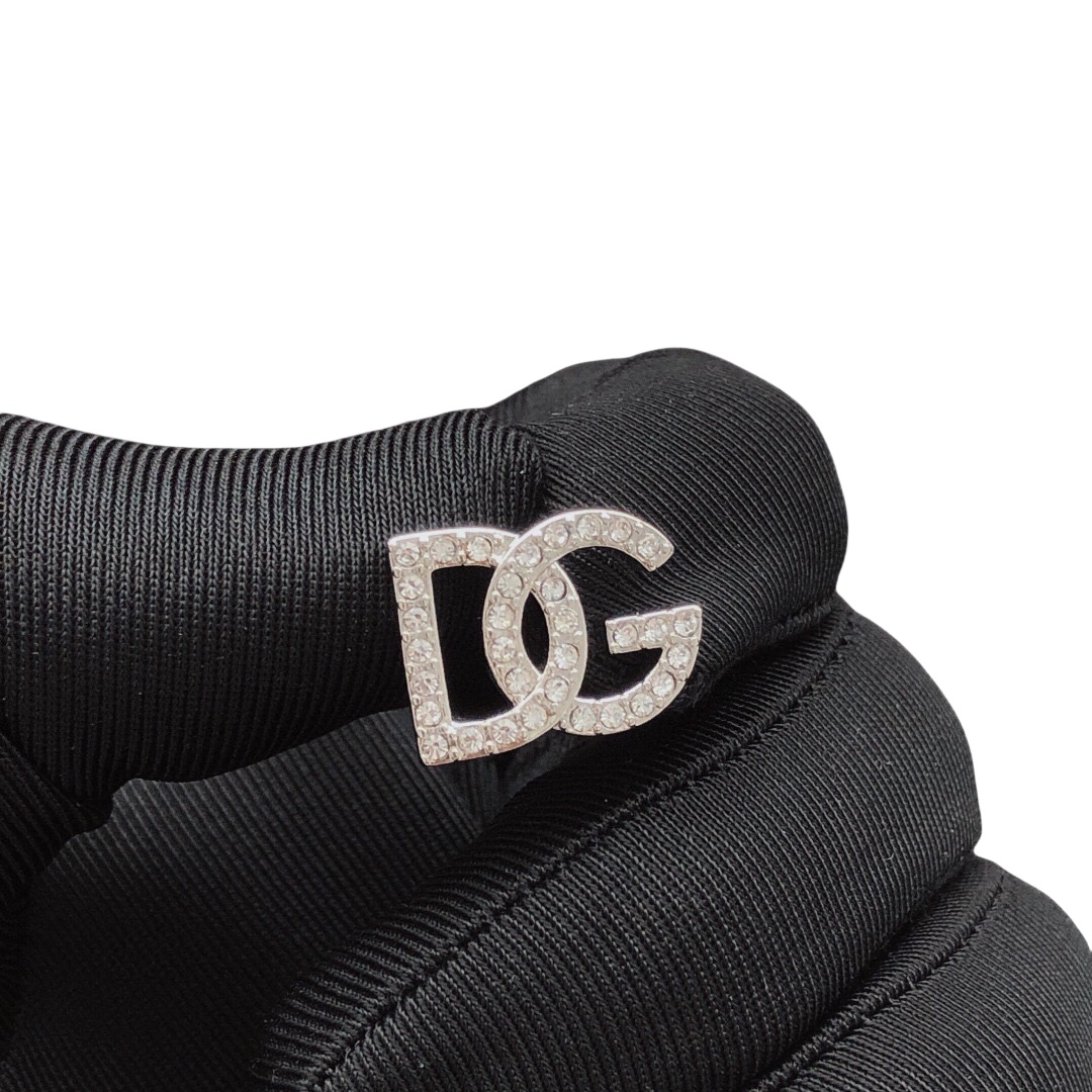 DGE042 Metal crystal DG logo earrings - ccjewelryacc