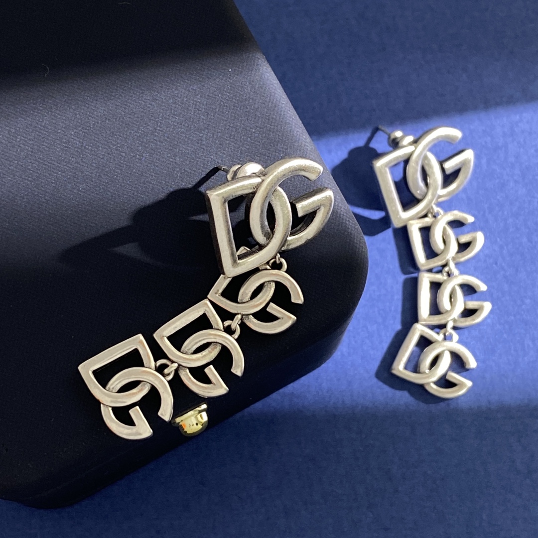 DGE039 DG logo earrings - ccjewelryacc