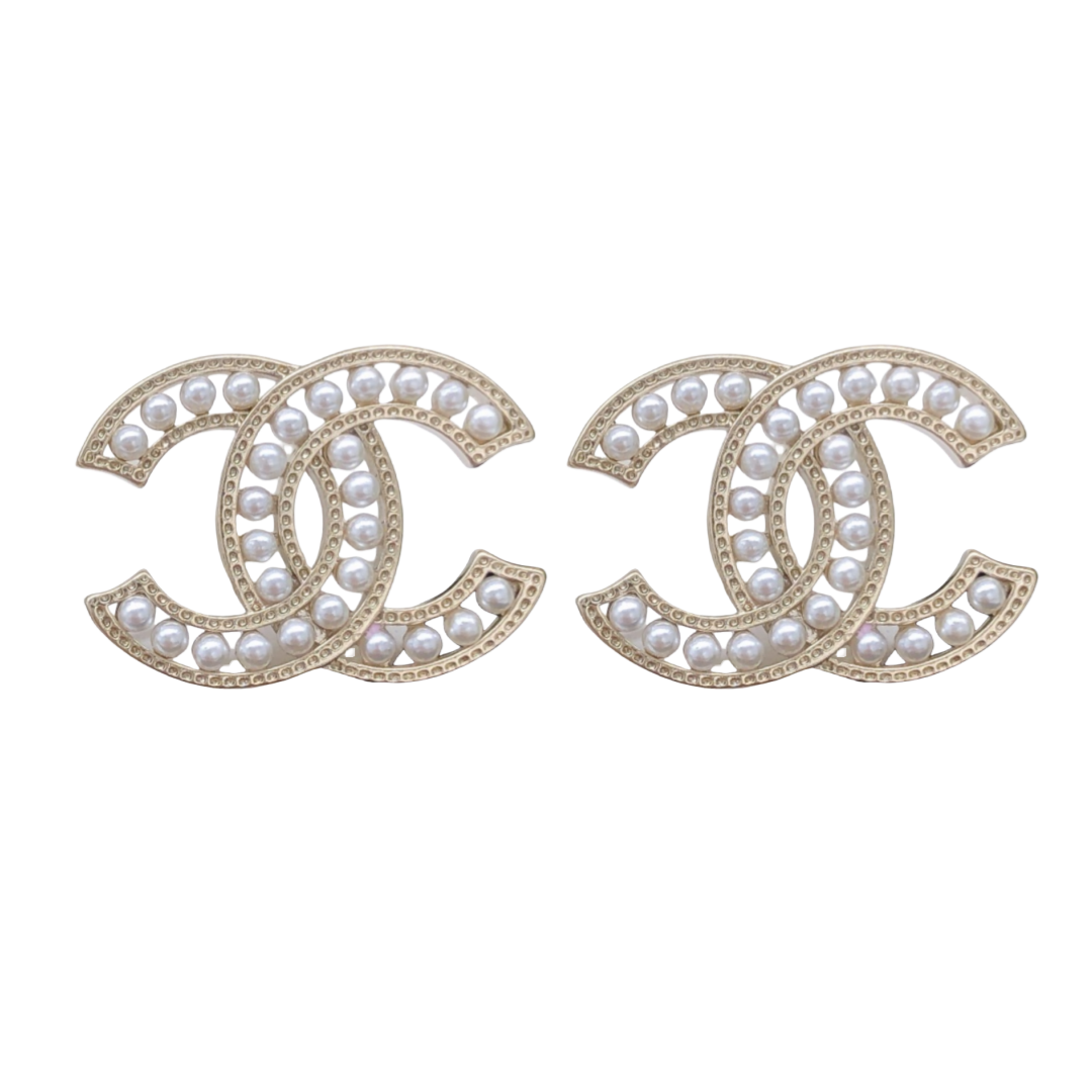 CCE142 Metal and pearl cc logo stud earrings - ccjewelryacc