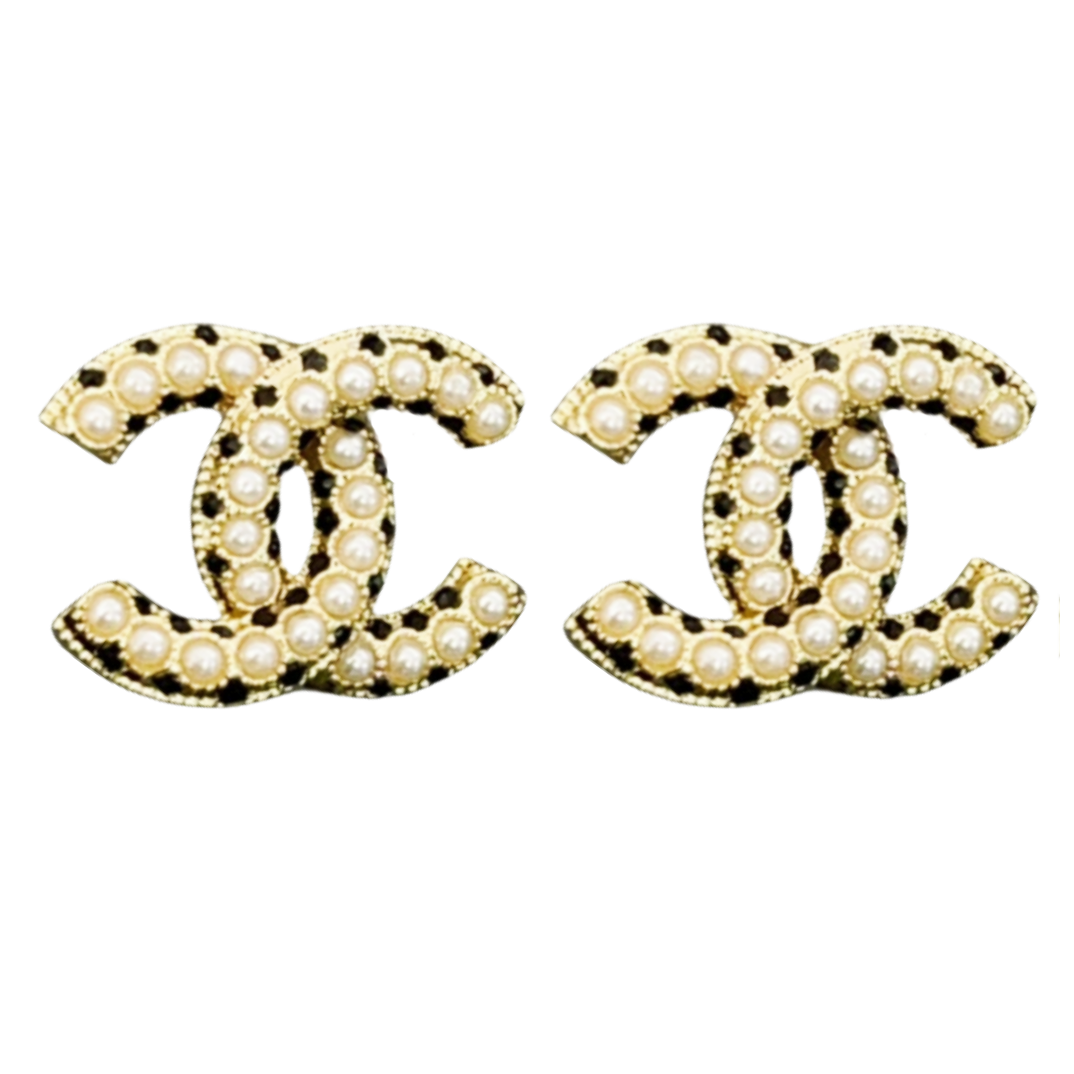 CCE133 CC Logo stud earring in metal with pearl and black stone - ccjewelryacc