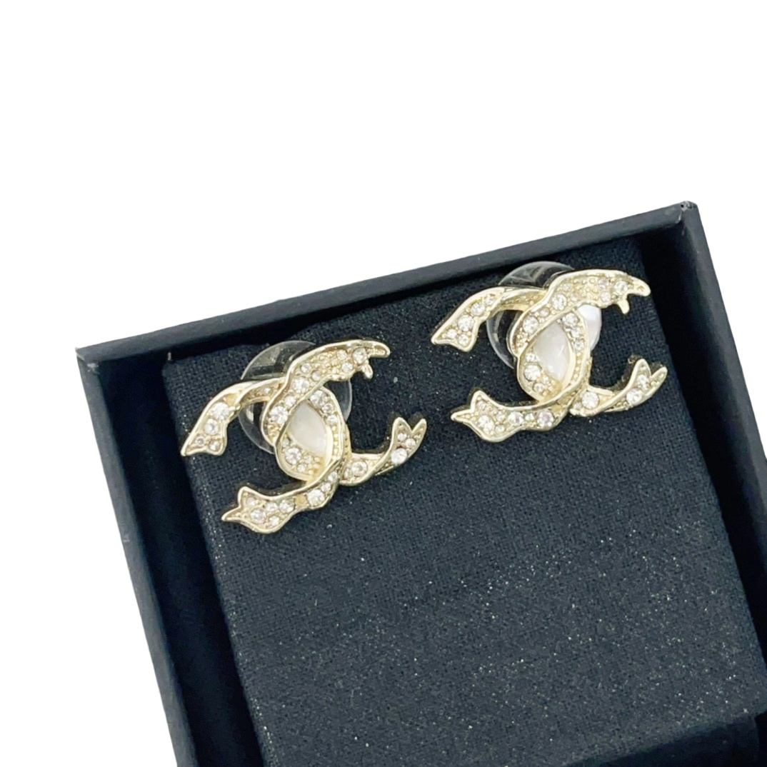 CCE128 CC Logo earring in metal and crystal - ccjewelryacc