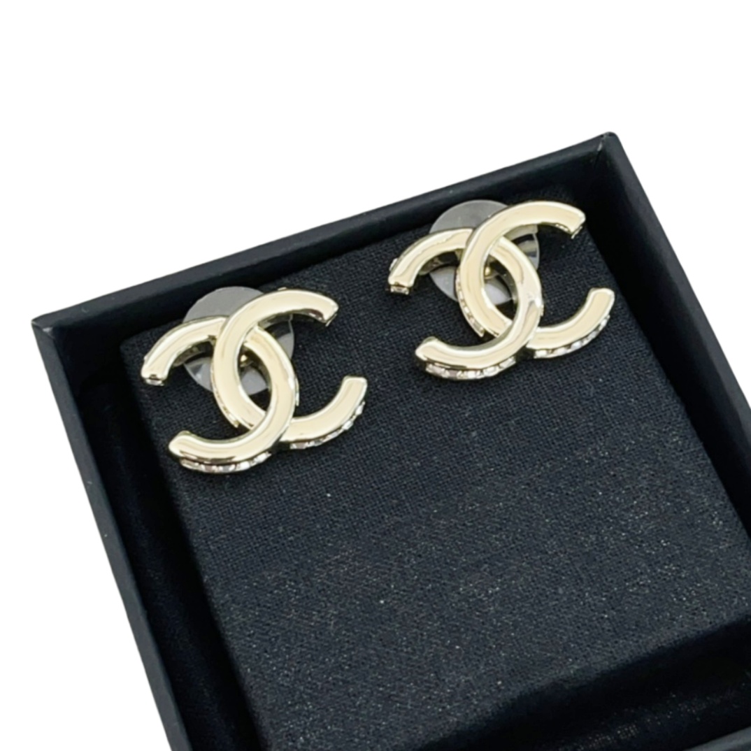 CCE138 Metal CC Logo stud earring - ccjewelryacc