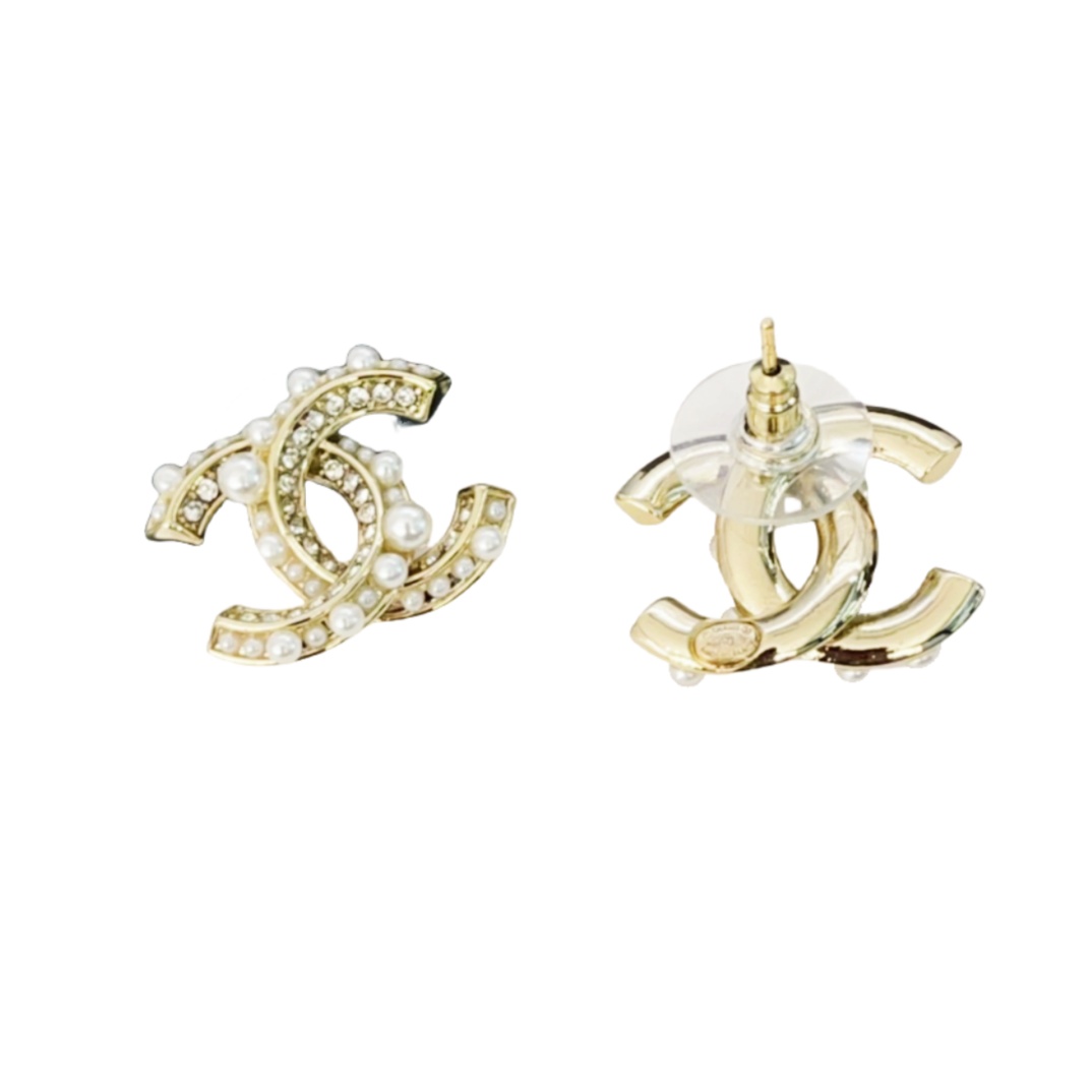 CCE126 CC Logo stud earring in metal pearl crystal - ccjewelryacc